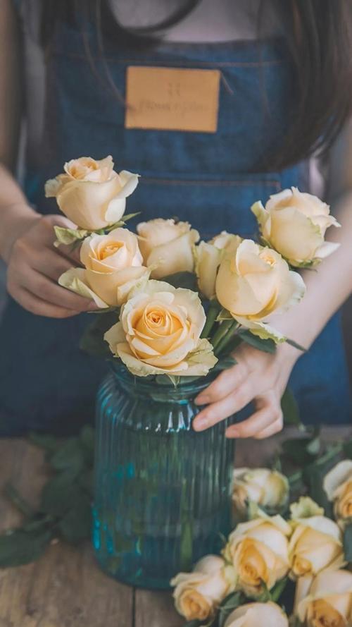 12.一个人必须走很多路。克服它。如果你不能克服它，那就不要克服它。