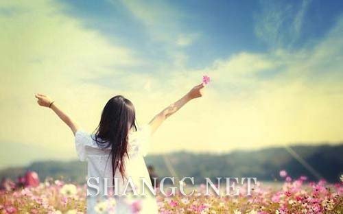 10.只是把失望和委屈之类的东西藏在心里。那些了解你的人不必解释，而那些不了解你的原因就可以解释。