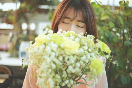 12.“一生中至少有一次忘记为谁而忘却自己。