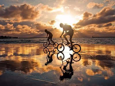 33.你必须使自己的力量值得你的野心。