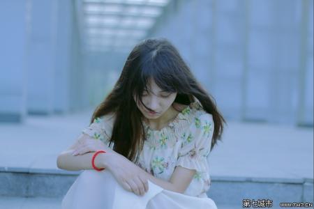 QQ个性悲伤女生签名