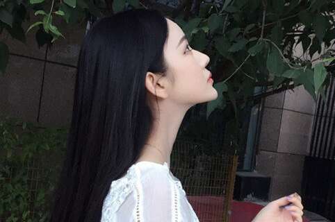 签署美丽的女孩