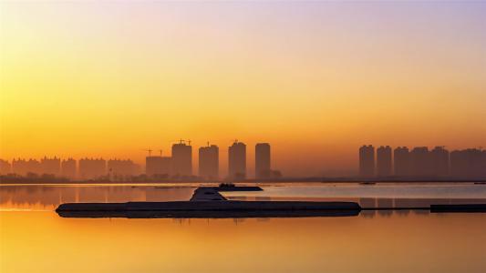 10.从今天开始，只要是我的朋友，没有钱的人都会跟我说话。我可以告诉你我是怎么没钱过的。