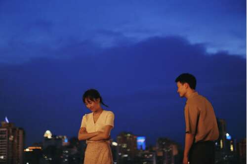 21.即使我内心想对你说几千个字，我也找不到找到打扰你的理由。我想关心您数千次，但找不到合适的身份。