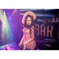 一个女人在晚上的感伤句子