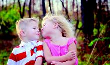 假装开心的句子 形容假装快乐的句子