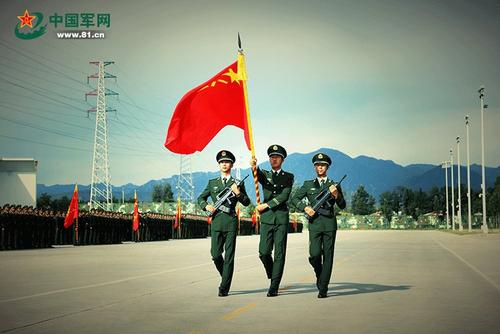 描写军事生活的诗