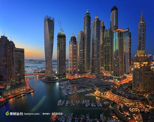 描述这座城市的高层建筑的句子