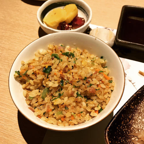 描述餐厅环境的句子