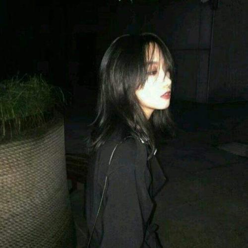 QQ个性签名社会人女性