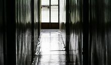 描写黑暗环境的段落