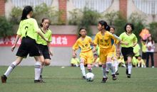 描写足球比赛的片段