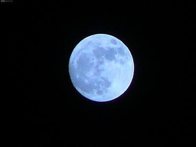 一个描述月亮的词