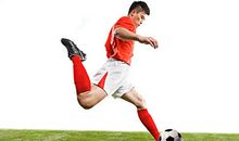 描写踢足球的片段