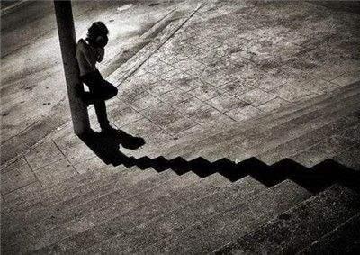 描述孤独和无助的句子