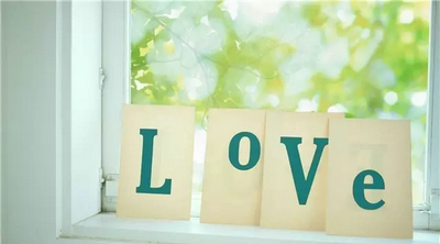 一幅美丽的句子令人伤心：一团闲散的云朵和一条小溪，一段风景之旅和一年的盛开1