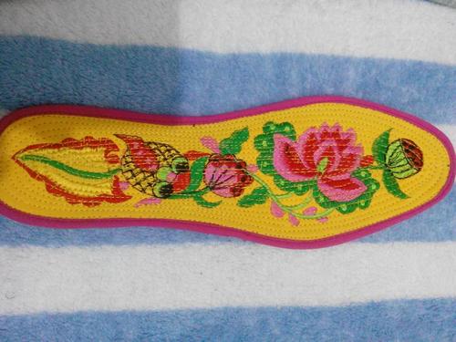 踩在脚下的槌上