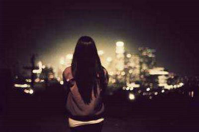 安静地，除了月亮1，没有人知道我们的故事