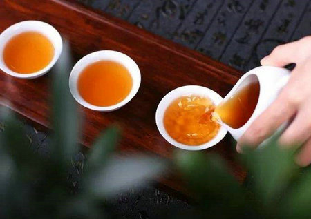 始终要有一颗宽容的心，握紧一切，少照顾，少比较