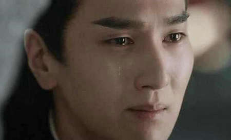 眼泪rolling绕的感觉，只有一个人知道，没人知道