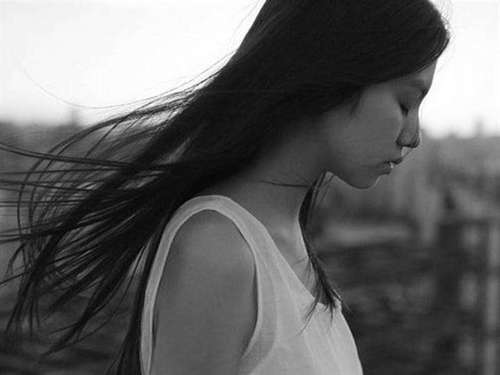 放弃爱很容易，但是很难坚持下去。我走的路越来越远1