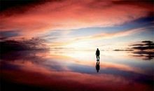 会好的，做自己，冷眼旁观这个世界就好