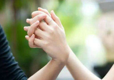 最美丽的爱情不是命运，也不是旧时光，只是在一起