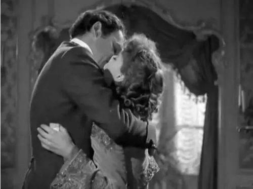 山茶花女孩好句子好款