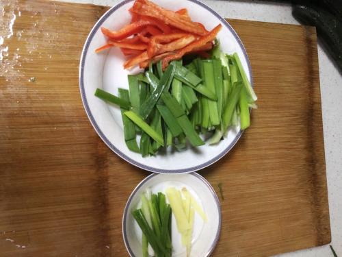 关于炒韭菜和大葱的寓言