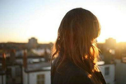 这种讨厌的爱情已经荡然无存，命运已经过去