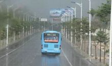 离别伤感的句子带图片：交叉路口是人们相遇的地方，也是离别的地方