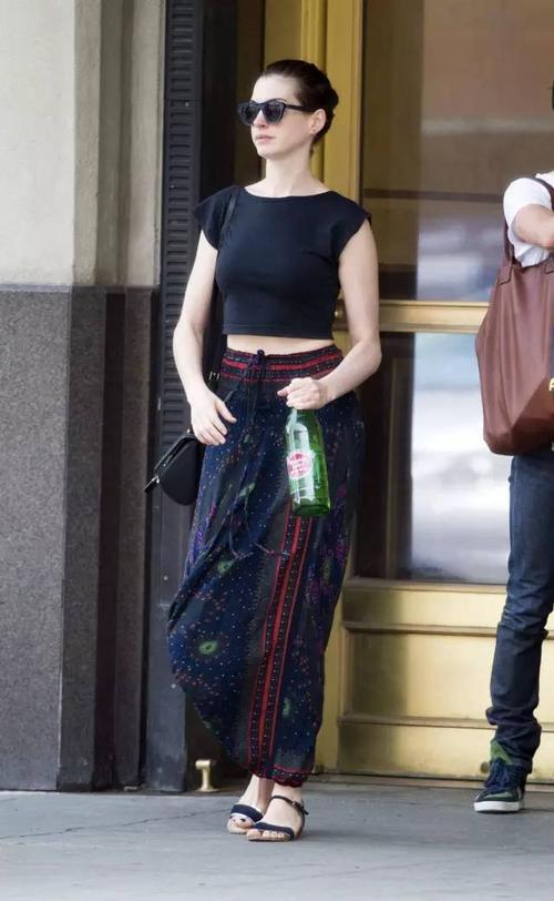 描述女孩身材的句子