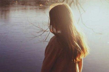 在婚姻中，人生的沧桑比比皆是，但爱情却很少1