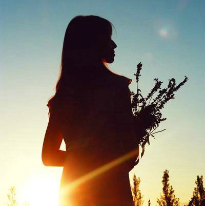 简短而哲学的句子：生活中没有绝对的公平，但是相对的公平