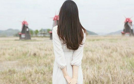 太多的照顾会费力,太多的偏爱会失去自我,太亲密的会失去理智