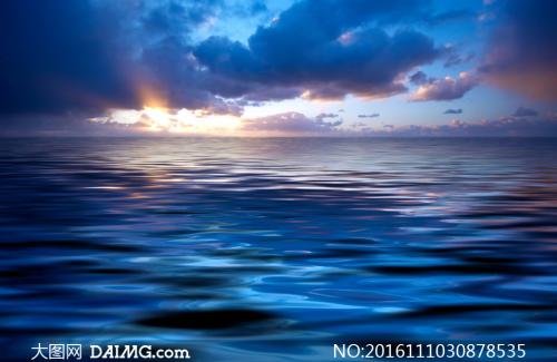 描写大海的诗句