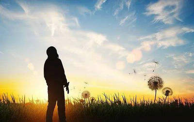 时间会让人们措手不及,但是只要您坚定地相信自己的内心,就可以始终保持阳光明媚的距离1