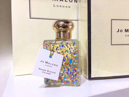 描述香水的句子