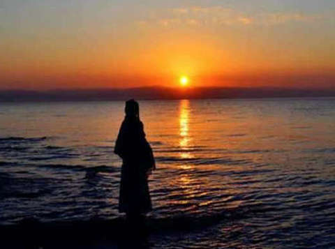 坚守自己的心，做自己，不要生活在别人的眼中