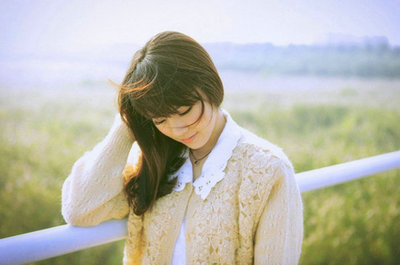 审美句子的爱是感恩的，爱是由于真诚而诞生的，爱是通过彼此认识而答应的