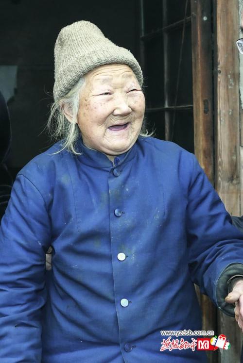 孤独老人的祝福