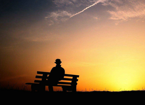 生活不顺利，但有些人选择隐藏这些痛苦和遗憾并继续前进