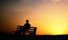 人生其实都不顺利，只不过有些人就选择遮住这些痛和遗憾继续前行