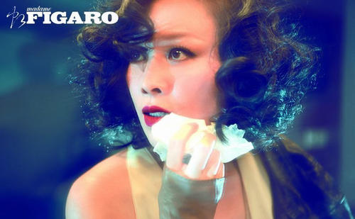 四十多位成年女性的句子