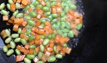 热锅上的青豆歇后语