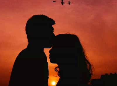 是十英里的春风，原来是你。爱是山川，最后是你