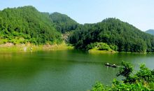 描写青山的比喻句