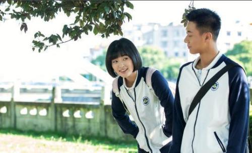 给我们简单的小巧经典线条