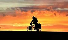 人生就是哪怕一点点改变，让自己成为不一样的人