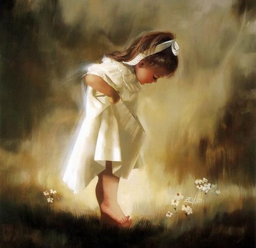 在床底下砍木头